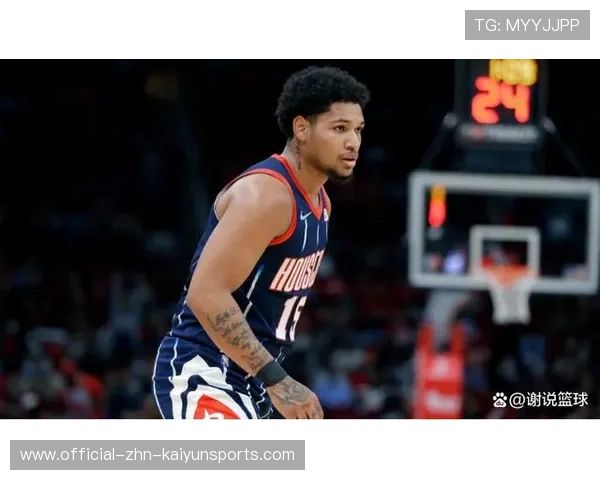 年轻后卫与前辈单独训练，传承防守秘笈画面曝光